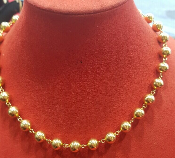 Collier boules or 18 carats